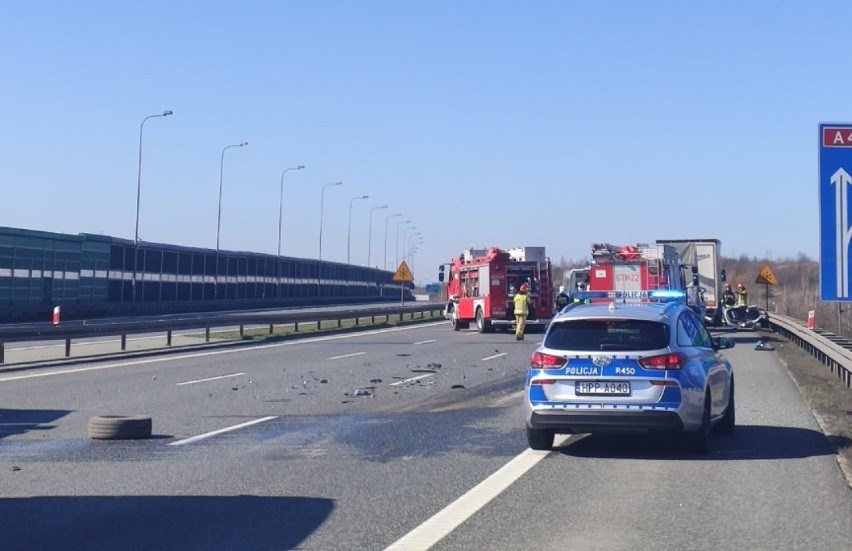 Wypadek na A4 w rejonie Zabrza. Droga zablokowana na...