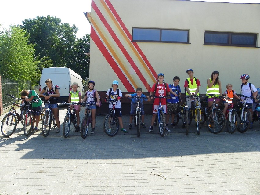 Wycieczka rowerowa dzieci z parafii pw. św. Maksymiliana Kolbego w Gnieźnie