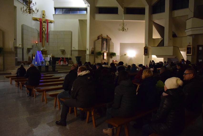 W intencji ofiar tragedii w Szczyrku odprawiona została msza w szczyrkowskim kościele [ZDJĘCIA]