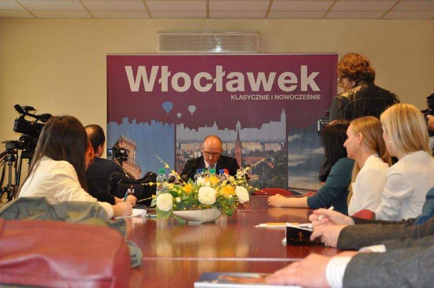 Pracownicy urzędu miasta i miejskich spółek będą sprzątać Włocławek!