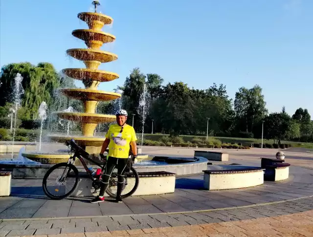 Rowerem z Międzychodu nad Morze Bałtyckie do Niechorza i z powrotem dla ratowania zdrowia sióstr Marysi i Ewy Pieczek.