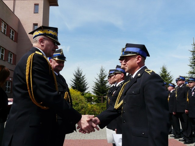 Strażacy otrzymali medale i awanse z rąk Komendanta Wojewódzkiego PSP