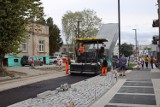 Remont ulicy Żeromskiego w Radomsku. Trwają prace budowlane. ZDJĘCIA