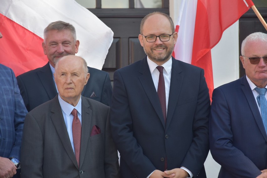 Kandydaci PiS do Sejmu RP w okręgu nr 11. Przedstawieni zostali w Sieradzu FOTO, FILM