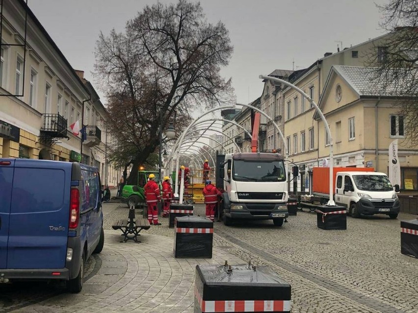 Świetlny tunel, największa atrakcja świetlna ulic Radomia...