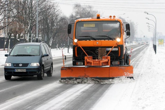 W nocy z 23/24 stycznia na ulicach Łodzi pracowało 77 pługosolarek