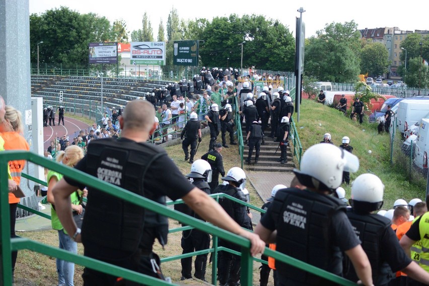 Siedem osób zatrzymanych po awanturze na stadionie Olimpii. Ochrona: - Działaliśmy adekwatnie do sytuacji
