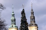 Rozpoczął się montaż oświetlenia świątecznego w Legnicy, inauguracja 6 grudnia