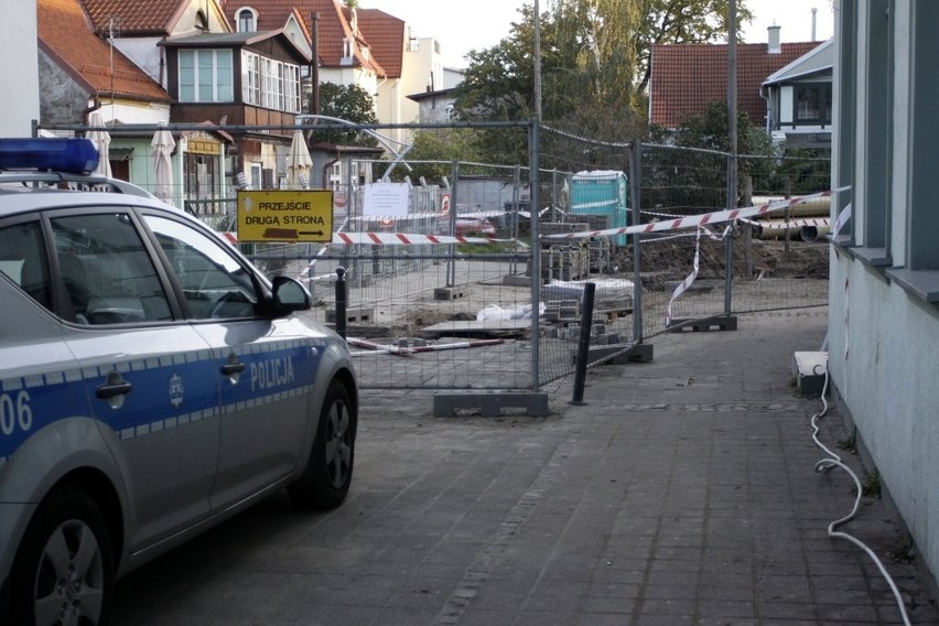 Sopot: Niewybuch na Monciaku. Za klubem Spatif znaleziono pocisk. Ewakuowano 25 osób [ZDJĘCIA]
