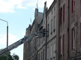 Wirek: Strażacy interweniowali do mieszkania w kamienicy przy ul. 1 Maja [ZDJĘCIA]