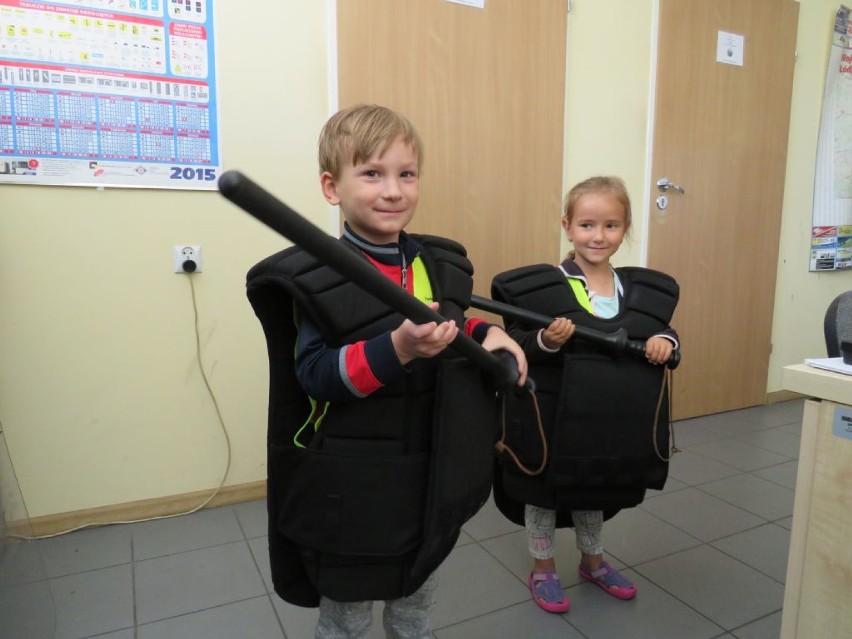 Przedszkolaki odwiedziły z bełchatowską komendę policji [ZDJĘCIA]