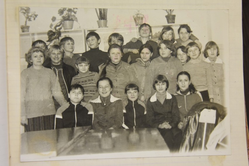 Stare zdjęcia z kroniki Szkoły Podstawowej nr 3 w Wągrowcu 