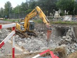 KRÓTKO: Drogowcy burzą tunel na Osiedlu Stałym. Zobacz, jak to wyglądało