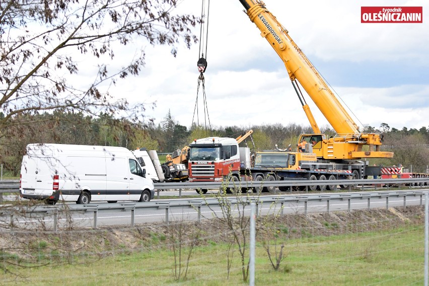 Na drodze S8 pomiędzy Cieślami a Gęsią Górką trwa akcja...