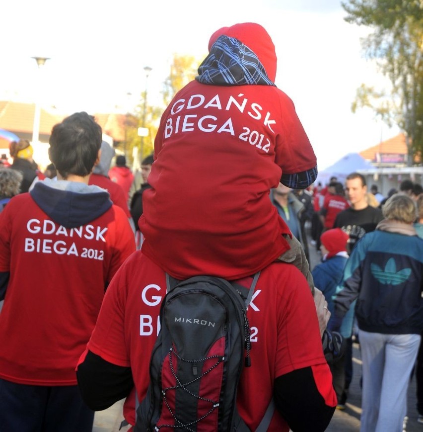 Gdańsk Biega 2012: W czwartej edycji pobiegło 4,5 tysiąca osób ZDJĘCIA