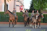 W Chodzieży jest czterech kawalerzystów w replikach mundurów Armii Wielkopolskiej (ZDJECIA)