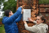 Cmentarz żydowski w Tarnowskich Górach uratowany przed zapomnieniem. Teraz przed zawaleniem trzeba ocalić dom przedpogrzebowy