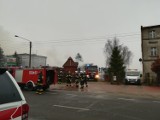 Duży pożar w Wąbrzeźnie. W akcji 16 zastępów straży [zdjęcia, wideo]