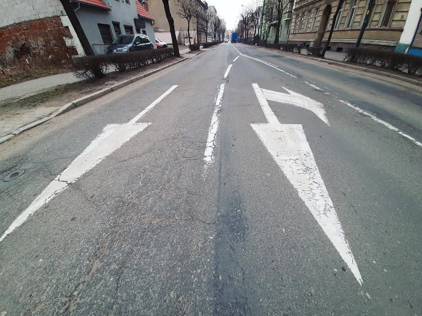 Ulica Wrocławska jest w fatalnym stanie. Na remont czeka od...