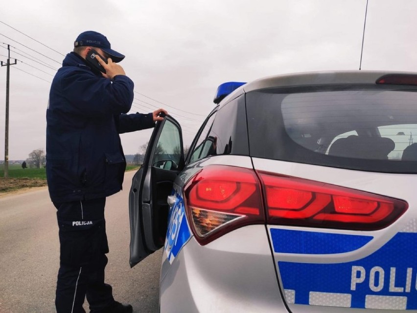 Koronawirus Podlaskie. Policja przez megafony apeluje o rozsądek #zostanwdomu!