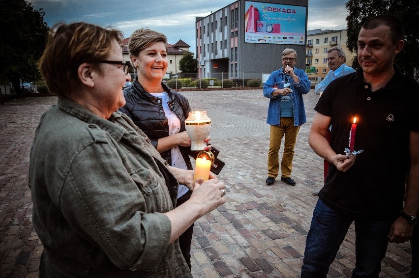 „Łańcuch Światła” przed Sądem Rejonowym w Skierniewicach [ZDJĘCIA]