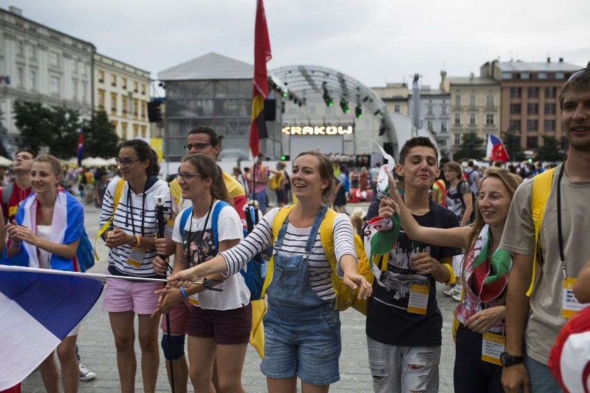 ŚDM 2016 w Krakowie. Pielgrzymi są zachwyceni pierogami, ale i tak najwięcej jedzą w KFC