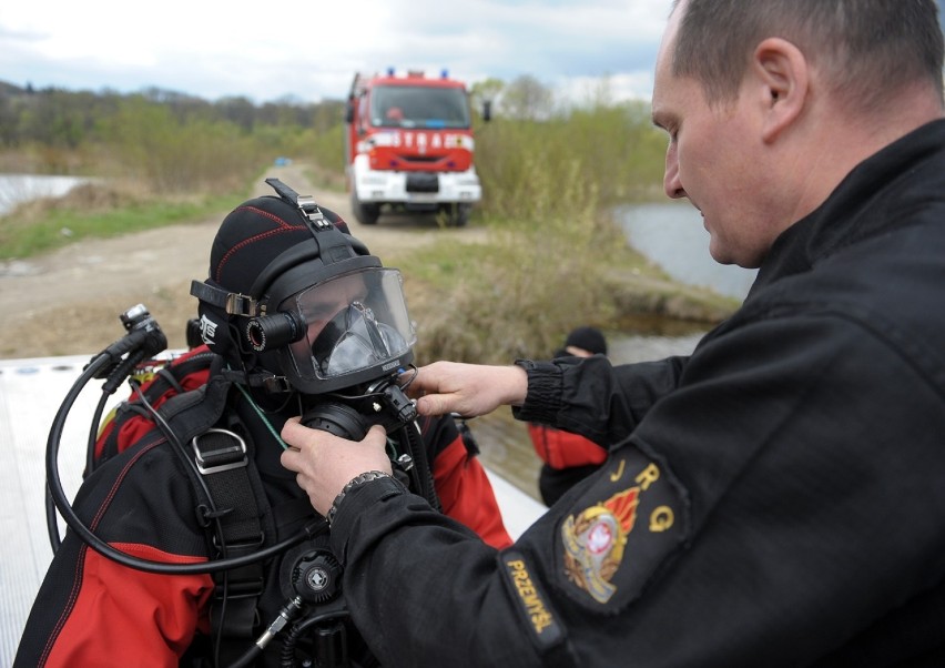 Strażacy nurkowie ćwiczyli na stawikach w Przemyślu