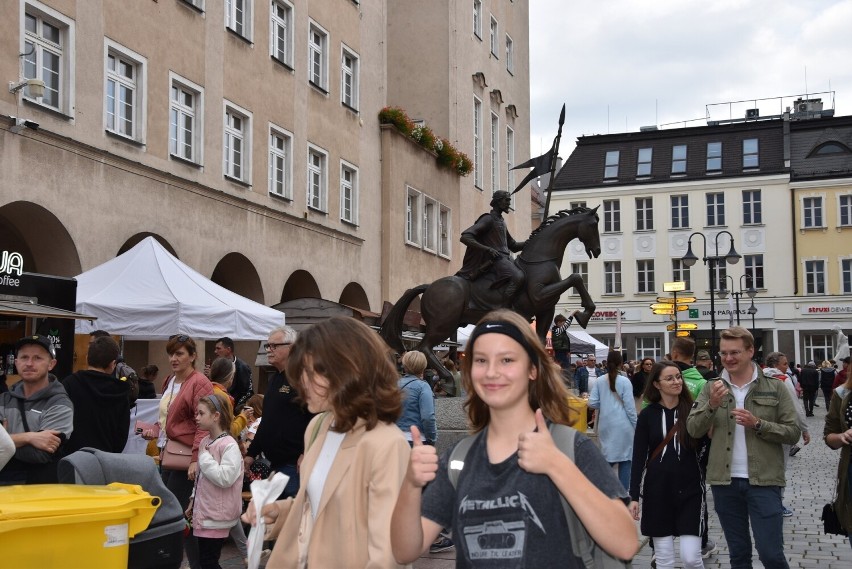 Na opolskim rynku trwa Festiwal Czekolady. Każdy znajdzie...