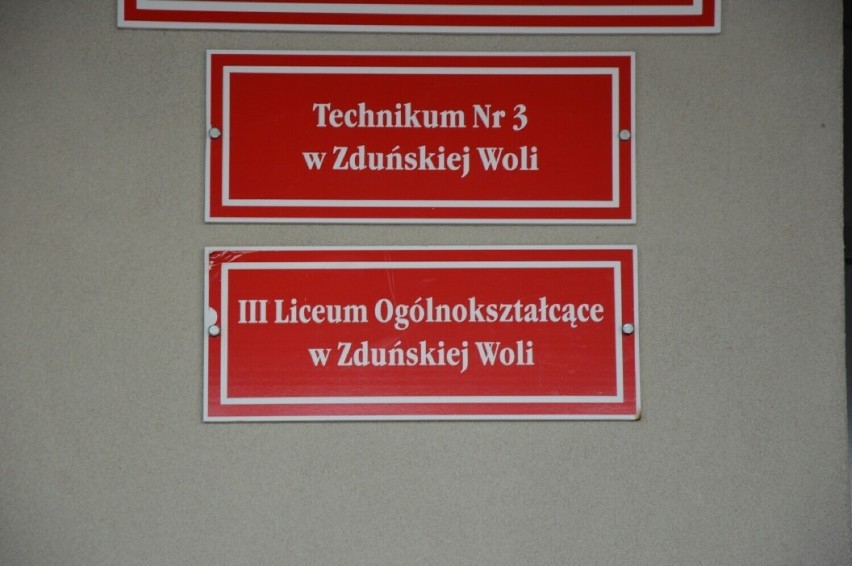 Uczniowie Zespołu Szkół w Zduńskiej Woli Karsznicach...