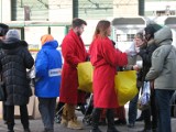 Ikea Łódź rozdała 640 poduszki z okazji Światowego Dnia Drzemki w Pracy [ZDJĘCIA]