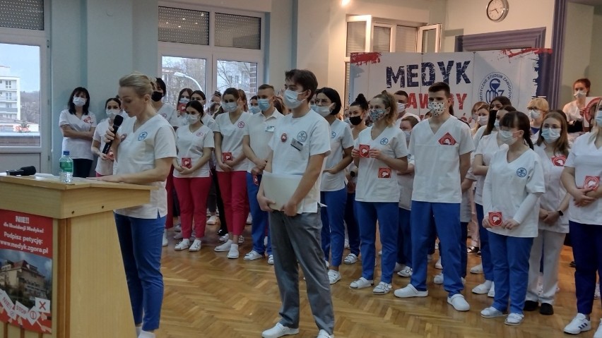Uczniowie CKZiU Medyk nie chcą przenosin szkoły z Zielonej...