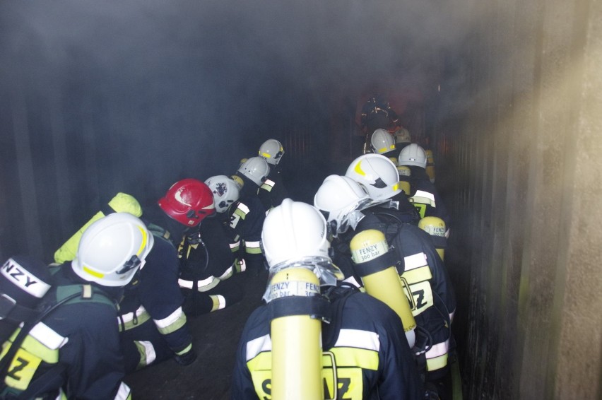 Ćwiczenia strażaków Ochotniczych Straży Pożarnych z gminy Trąbki Wielkie w Mierzeszynie [ZDJĘCIA]