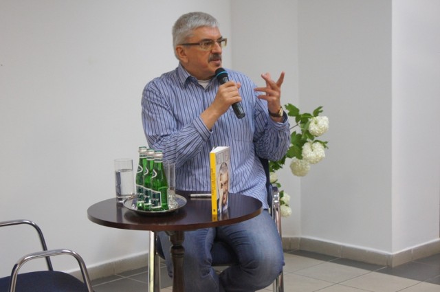 Marek Niedźwiecki w Radomsku podczas Tygodnia Bibliotek 2014