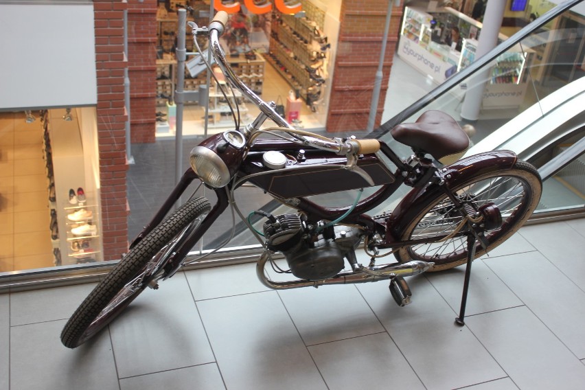 Wystawa motocykli ciężkich i weteranów klubu Oldtimers w Krotoszyńskiej Galerii