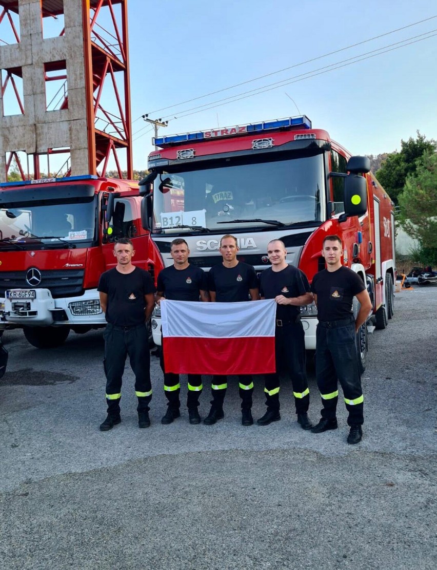 Pięciu strażaków z KP PSP w Pleszewie gasiło  pożary w...