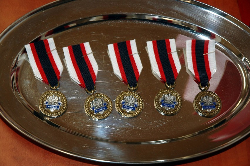 Medale i odznaki dla policjantów