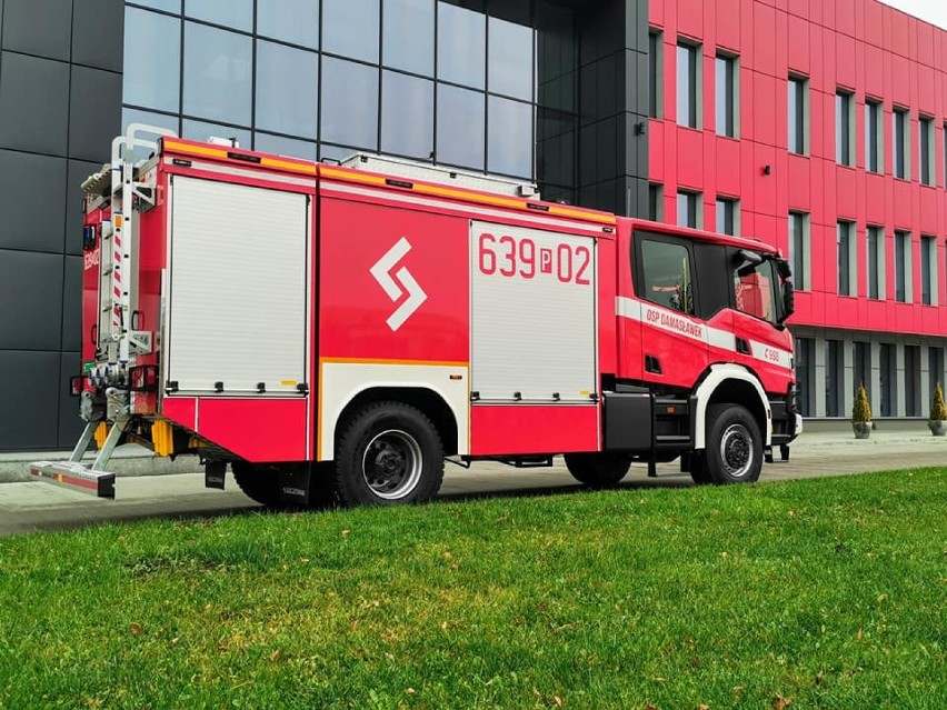 OSP Damasławek ma nowy wóz bojowy. Ile kosztował? 