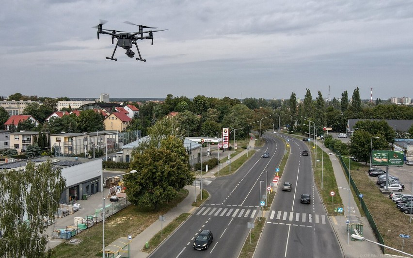 Policyjny dron obserwował ulice Piły. Zarejestrował ponad 40 wykroczeń 