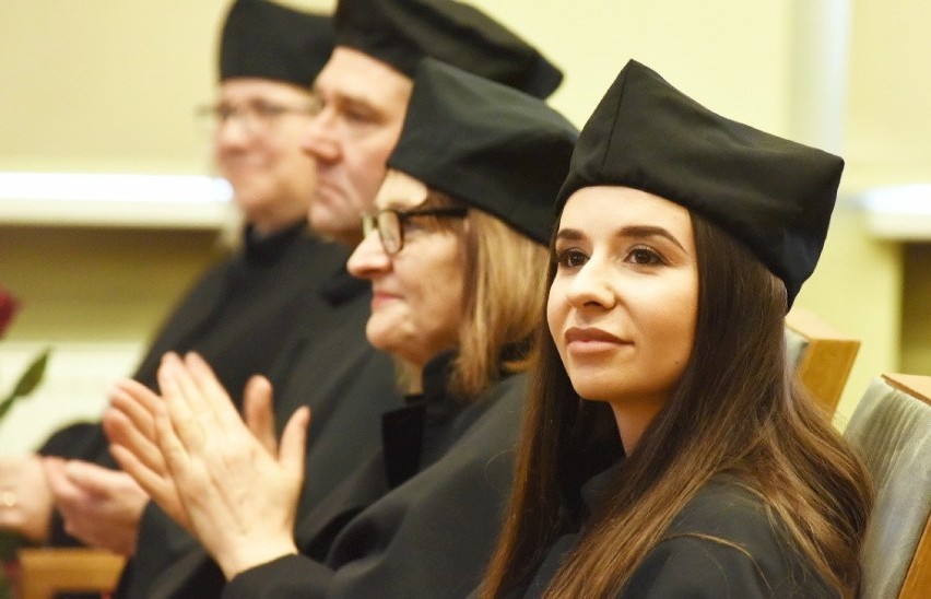 ZIELONA GÓRA: Promocje doktorskie i habilitacyjne na Uniwersytecie Zielonogórskim [ZDJĘCIA, WIDEO]