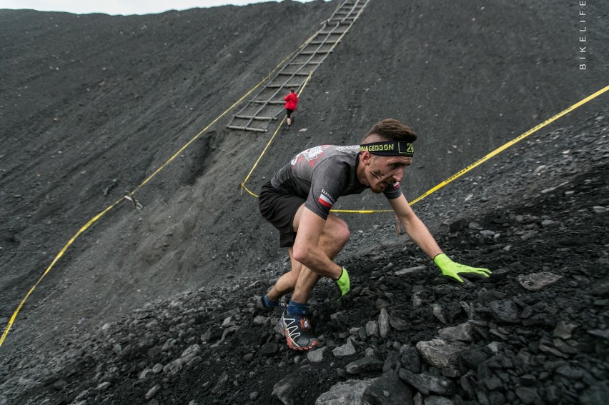 Runmageddon Silesia 2017 [ZDJĘCIA]. Ekstremalny bieg na hałdach w Gliwicach