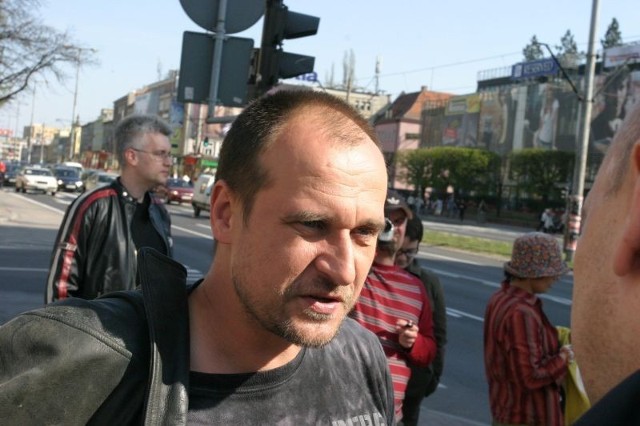 Inicjatorem akcji jest Paweł Kukiz, który w ciągu ostatnich tygodni odwiedził kilkanaście miast w Polsce.