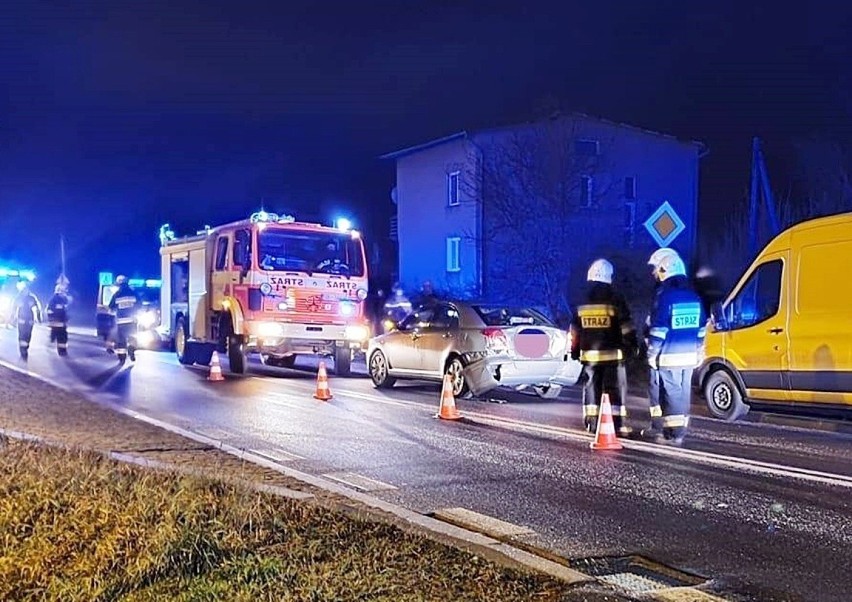 Wypadek w Międzyrzeczu Dolnym. Doszło do zderzenia trzech...