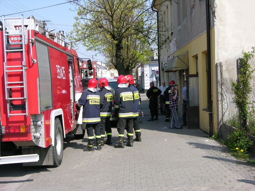 Strażacy interweniowali w Skierniewicach na ul. Batorego....