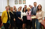 Prezydent Kielc, Bogdan Wenta skończył 60 lat. Jakie dostał prezenty od pracowników? Zobacz zdjęcia