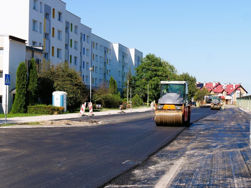 Dobiega końca oczekiwany od wielu lat remont odcinka ulicy Wałowej w Stalowej Woli. Zobacz zdjęcia