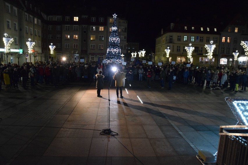 Demonstracja w obronie sądownictwa w Szczecinku [ZDJĘCIA]