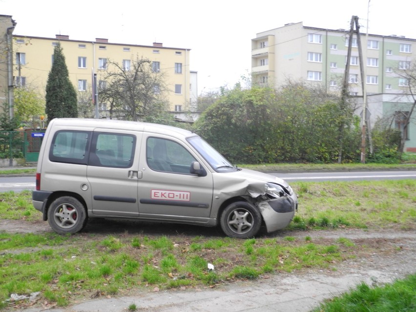 Kolizja na skrzyżowaniu. Na szczęście ucierpiały tylko auta