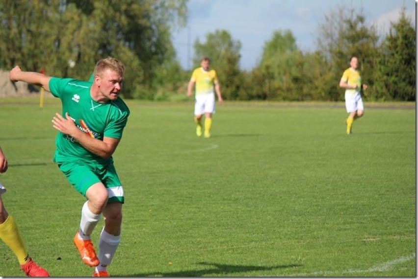 Piłka nożna. GKS Trąbki Wielkie - Wisła Steblewo 4:4. Zobaczcie zdjęcia!