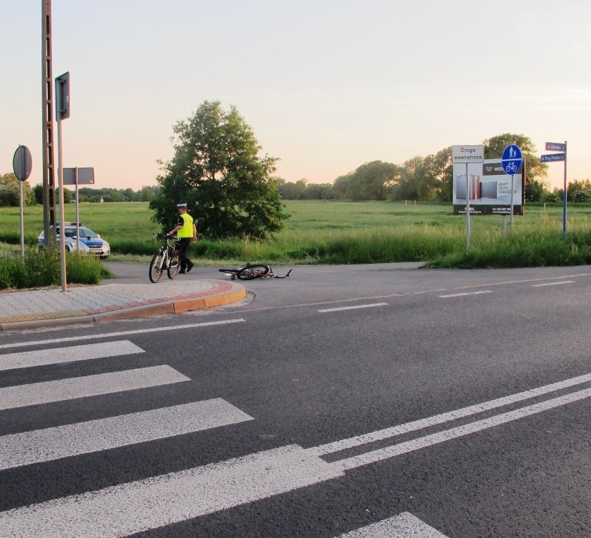 Oświęcim. Zderzenie rowerzystów. Poważnie ranna kobieta trafiła do szpitala