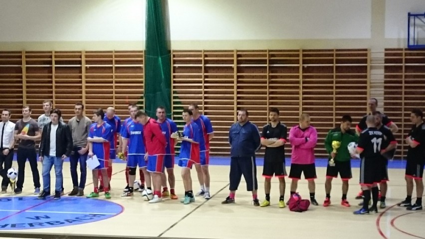 Halowe Turnieje Piłki Nożnej Seniorów i Juniorów o Puchar Wójta Gminy Herby. Grali też skaciści FOTO